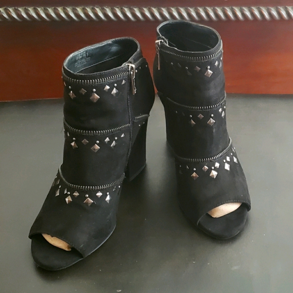 VGUC Jessica Simpson black booties